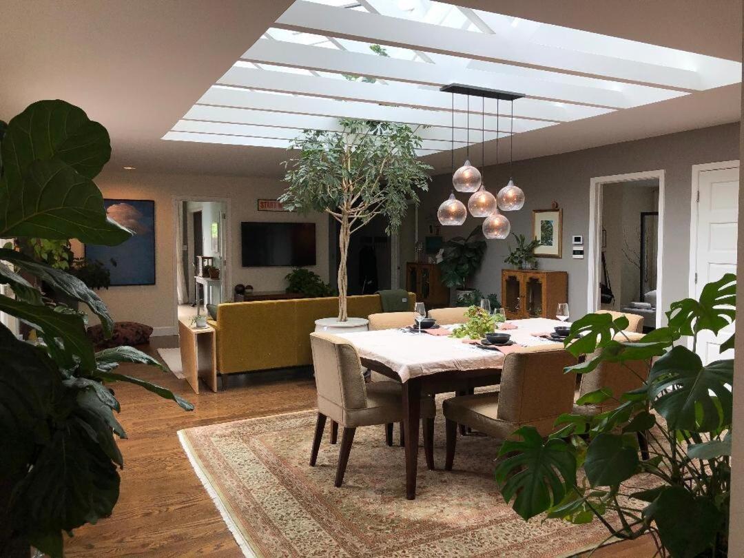 Neighborhood Gem 3br 2bath Holiday home *